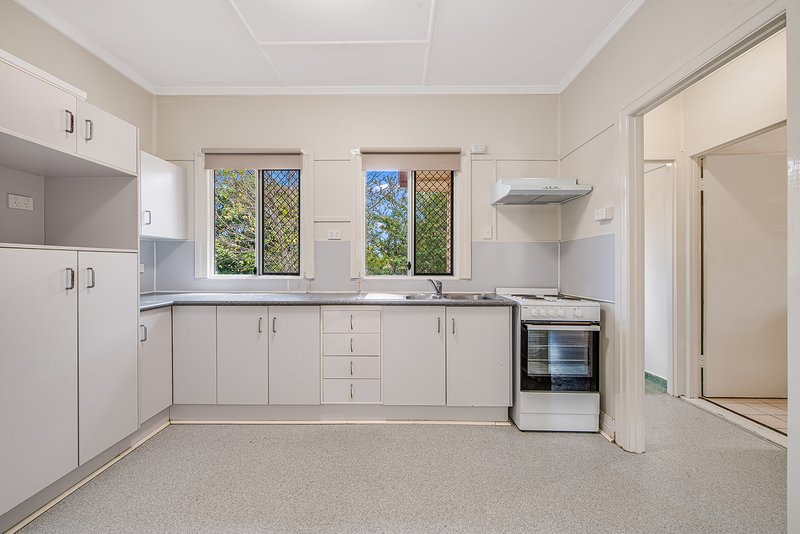 Photo - 326 Nursery Road, Holland Park QLD 4121 - Image 4