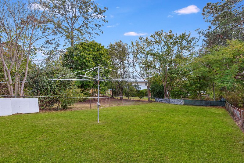 Photo - 326 Nursery Road, Holland Park QLD 4121 - Image 9