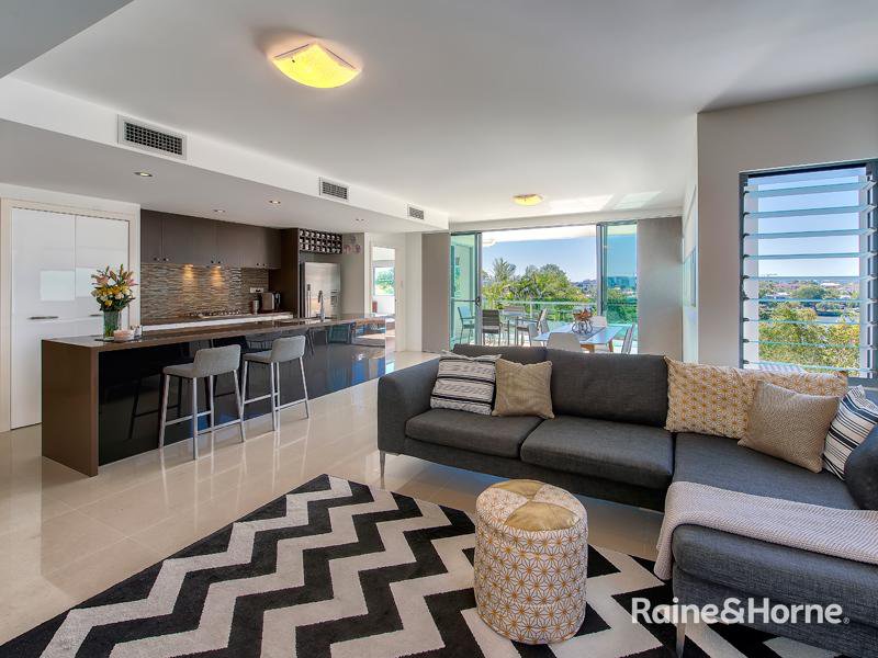 Photo - 3/26 Ryans Road, St Lucia QLD 4067 - Image 3