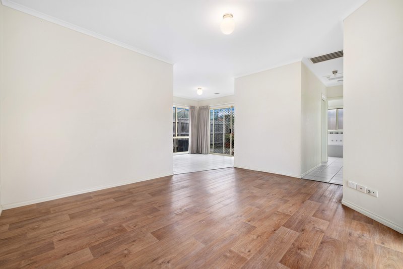 Photo - 3/26 Victor Avenue, Dandenong North VIC 3175 - Image 3