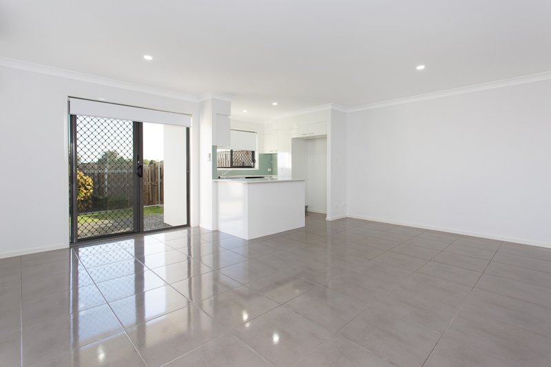 Photo - 32/60 Grahams Road, Strathpine QLD 4500 - Image 7