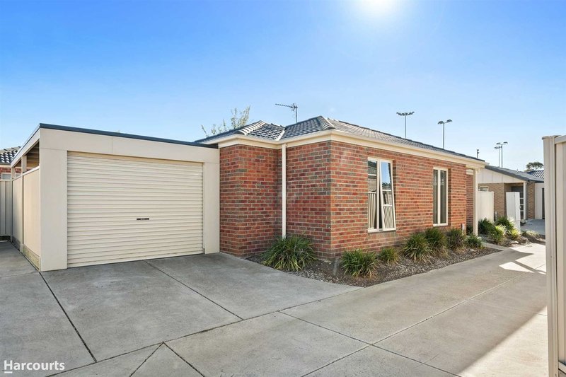 Photo - 3/261 Albert Street, Sebastopol VIC 3356 - Image 2