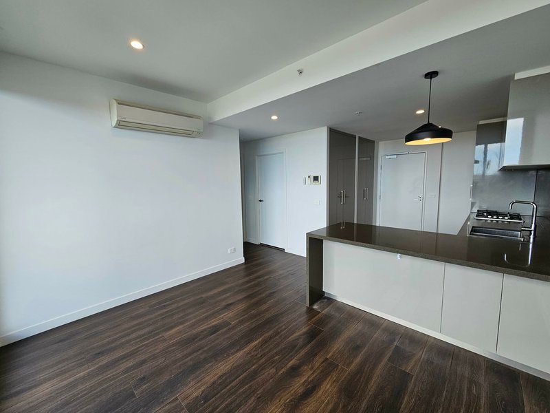 Photo - 326/70 Batesford Road, Chadstone VIC 3148 - Image 3