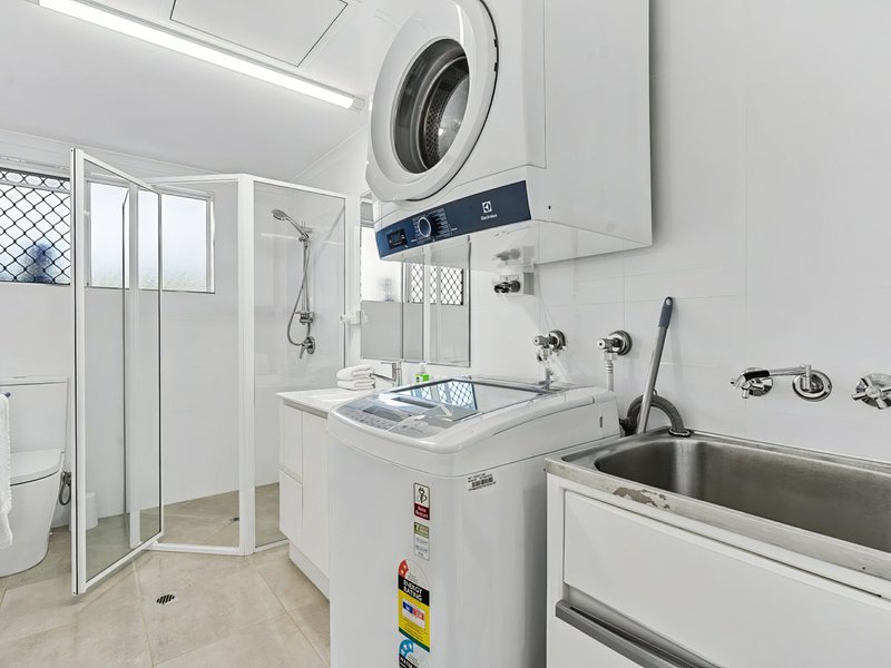 Photo - 32/69-73 Arlington Esplanade, Clifton Beach QLD 4879 - Image 9
