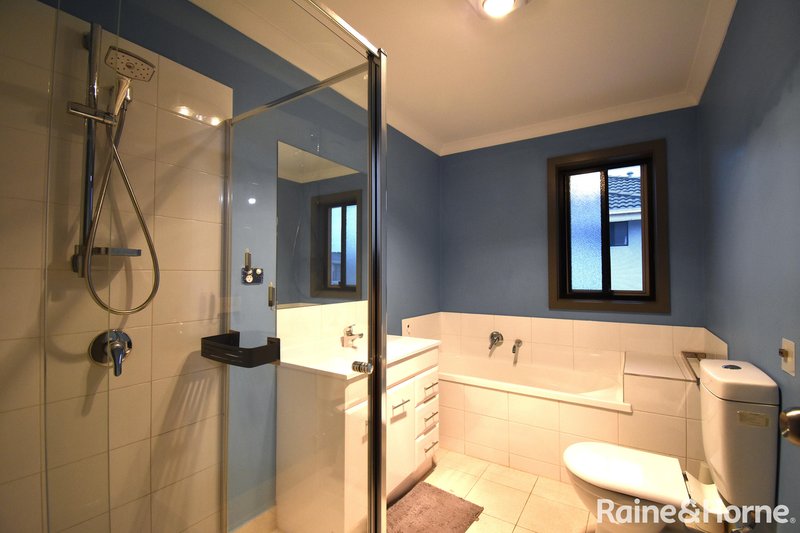 Photo - 3/27-29 Golden Grove, Springvale South VIC 3172 - Image 3