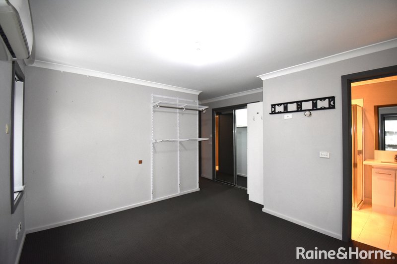 Photo - 3/27-29 Golden Grove, Springvale South VIC 3172 - Image 4