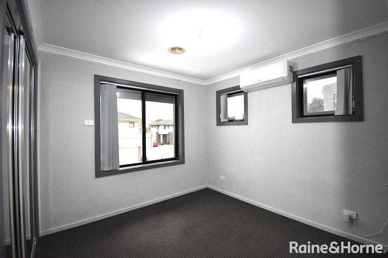 Photo - 3/27-29 Golden Grove, Springvale South VIC 3172 - Image 6