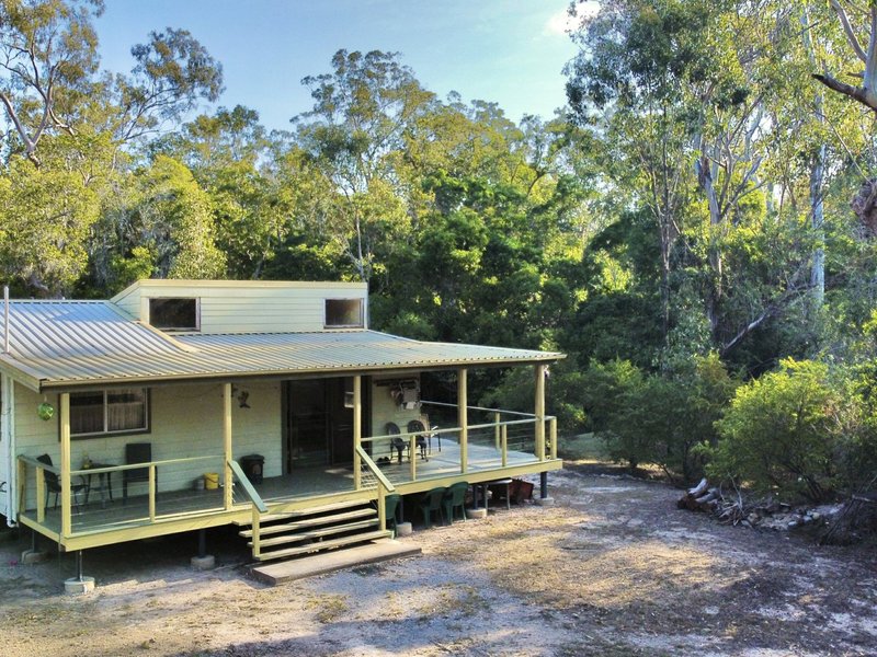 Photo - 327 Bells Road, Rodds Bay QLD 4678 - Image 2