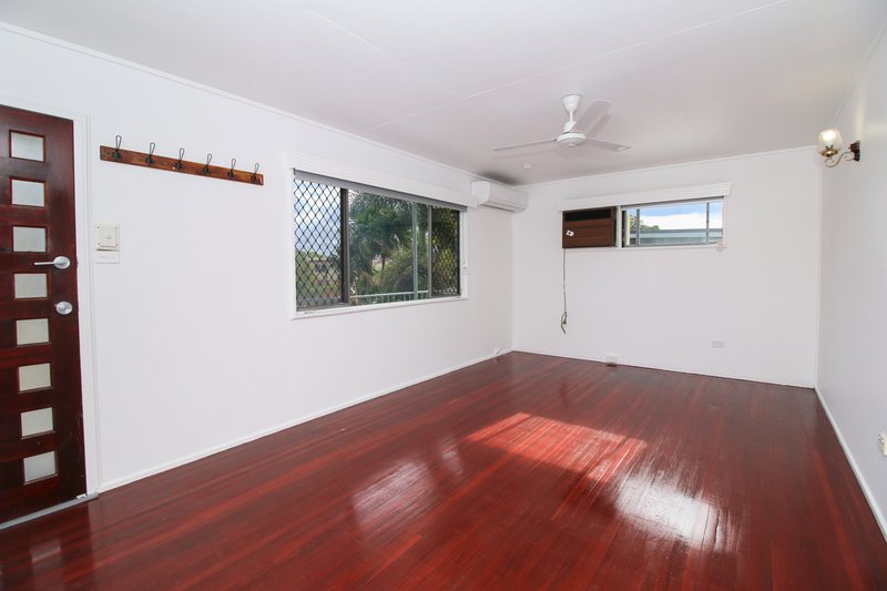 Photo - 327 Charles Street, Kirwan QLD 4817 - Image 2