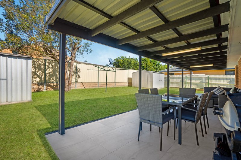 Photo - 327 Cliveden Avenue, Oxley QLD 4075 - Image 16