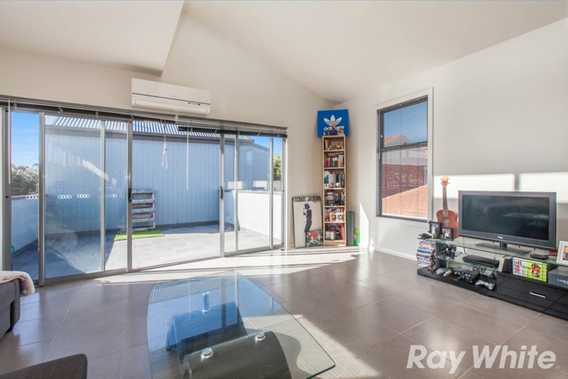 Photo - 3/27 Gordon Street, Footscray VIC 3011 - Image 3