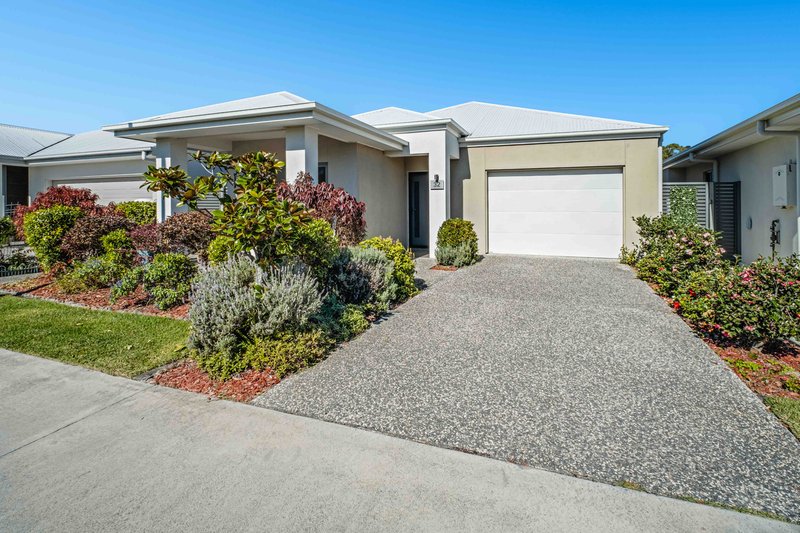 Photo - 32/7 Halcyon Drive, Pimpama QLD 4209 - Image 1