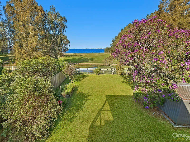 Photo - 327 Lakedge Avenue, Berkeley Vale NSW 2261 - Image 8