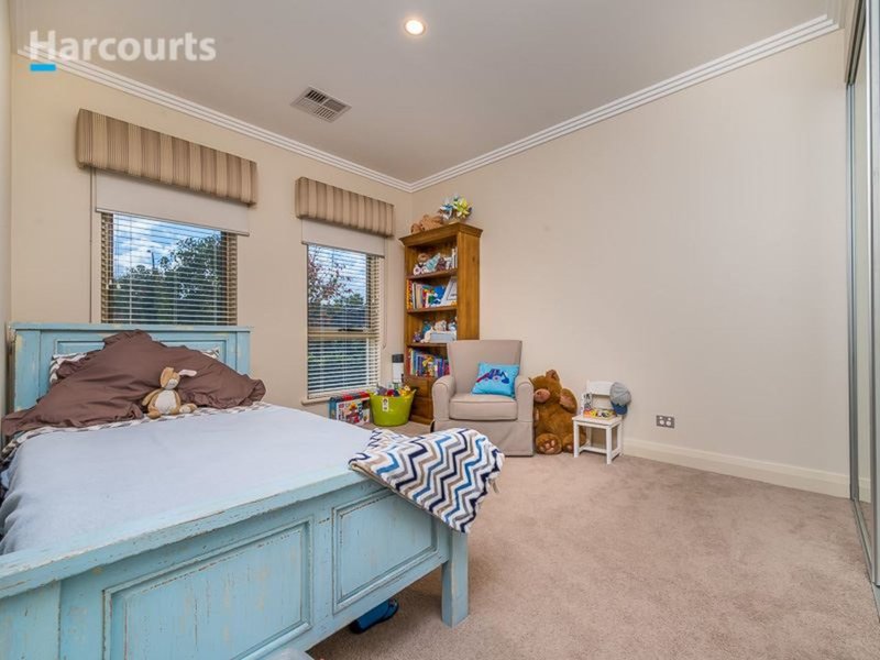 Photo - 327 Park Street, Brabham WA 6055 - Image 16