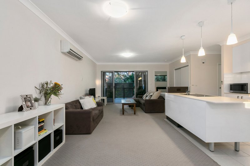 Photo - 3/27 Steele Street, Holland Park QLD 4121 - Image 4