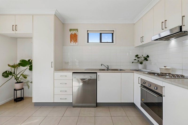 Photo - 3/27 Whitmore Crescent, Watson ACT 2602 - Image 2