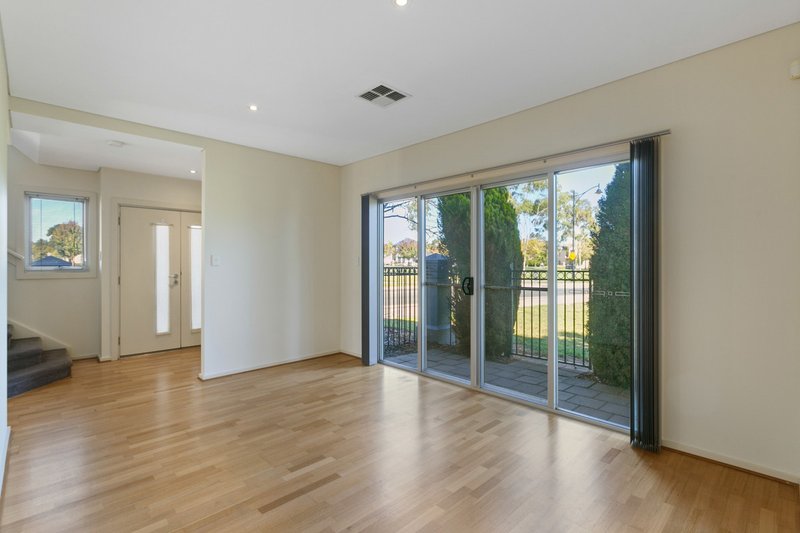 Photo - 3/270-272 Mawson Lakes Boulevard, Mawson Lakes SA 5095 - Image 2