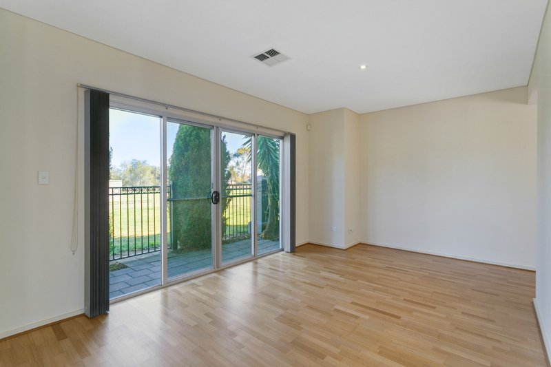 Photo - 3/270-272 Mawson Lakes Boulevard, Mawson Lakes SA 5095 - Image 3