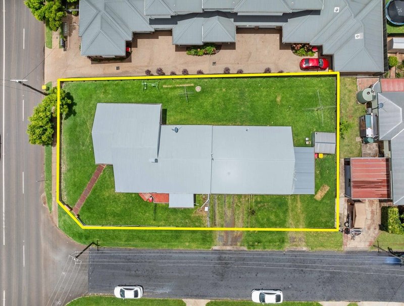 Photo - 3/272 Bridge Street, Newtown QLD 4350 - Image 6