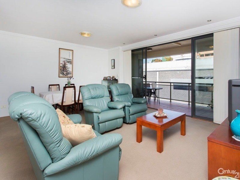 Photo - 32/8-12 Wandella Road, Miranda NSW 2228 - Image 6