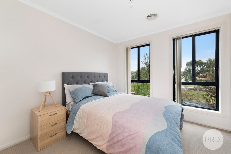 Photo - 328 Anthony Rolfe Avenue, Gungahlin ACT 2912 - Image 13