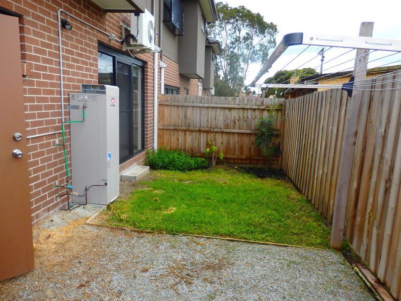 Photo - 3/28 Burrows Avenue, Dandenong VIC 3175 - Image 10