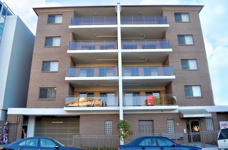 Photo - 3/28 Castlereagh Street, Liverpool NSW 2170 - Image 1