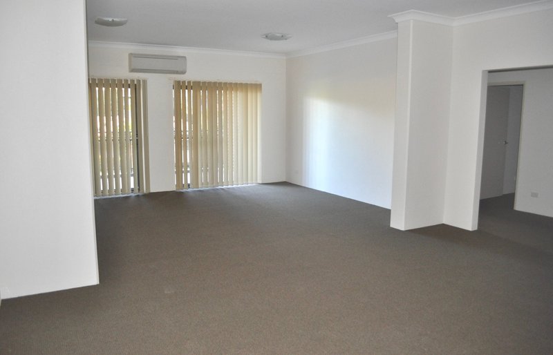 Photo - 3/28 Castlereagh Street, Liverpool NSW 2170 - Image 3