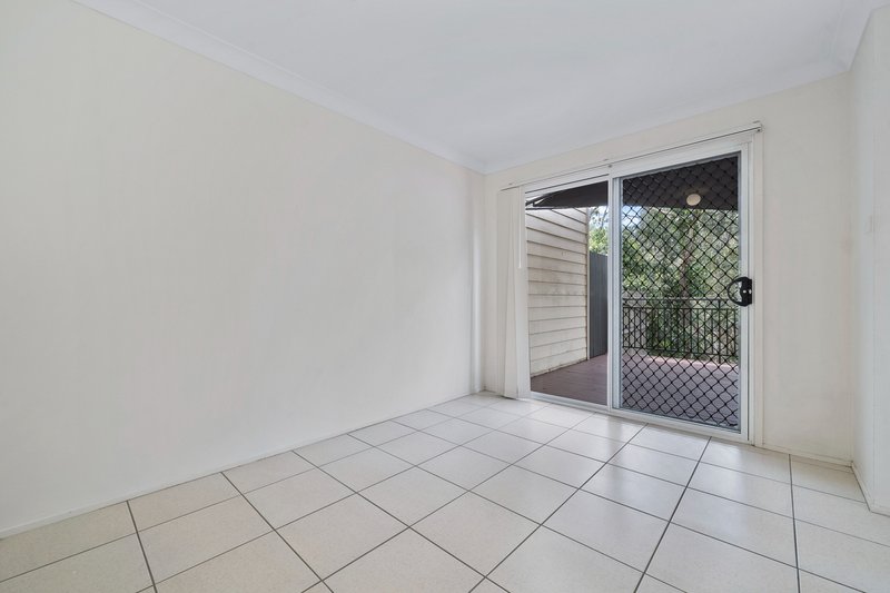 Photo - 3/28 Chasley Court, Beenleigh QLD 4207 - Image 5