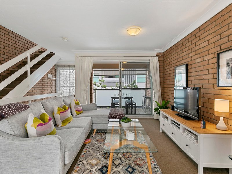 Photo - 3/28 Haig Street, Coorparoo QLD 4151 - Image 3