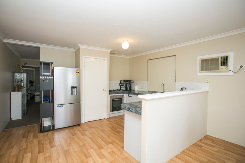 Photo - 3/28 Holmesdale Road, Woodbridge WA 6056 - Image 5