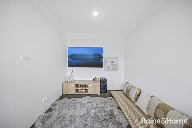 Photo - 3/28 Kings Road, Ingleburn NSW 2565 - Image 3