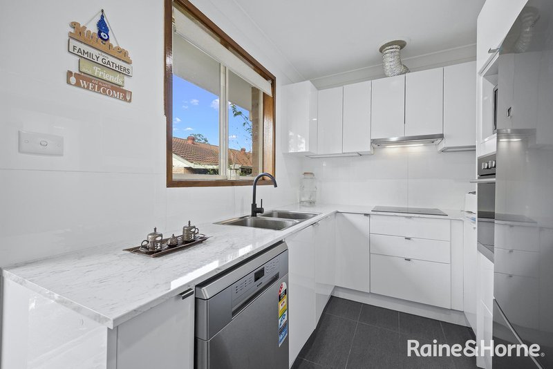 Photo - 3/28 Kings Road, Ingleburn NSW 2565 - Image 4