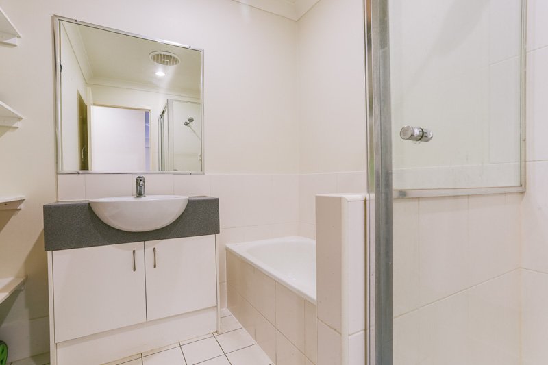 Photo - 32/8 Rosegum Place, Redbank Plains QLD 4301 - Image 5