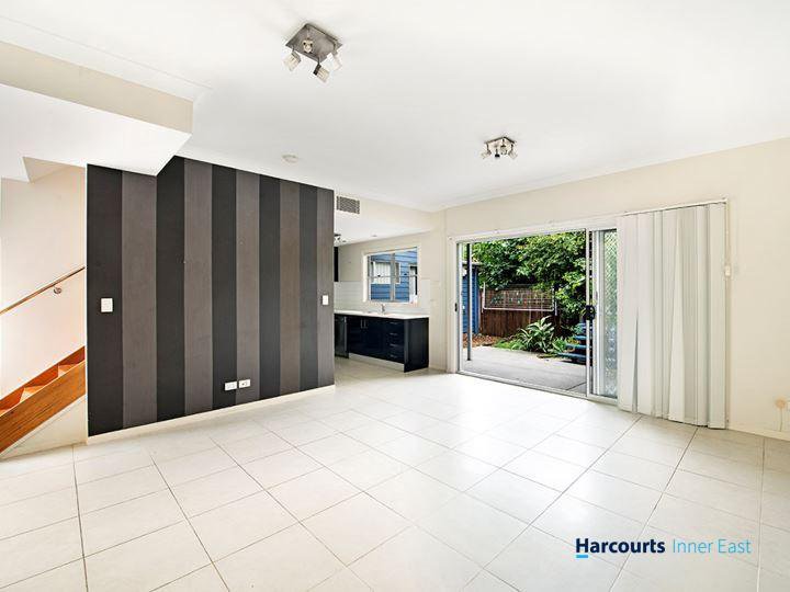 Photo - 3/28 Smallman Street, Bulimba QLD 4171 - Image 2