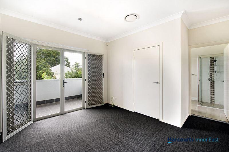 Photo - 3/28 Smallman Street, Bulimba QLD 4171 - Image 4