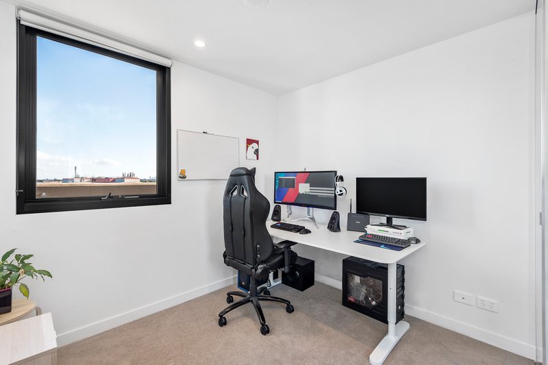Photo - 328/70 Batesford Road, Chadstone VIC 3148 - Image 6