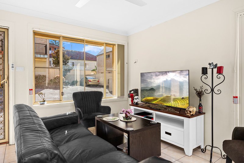 Photo - 3/29 - 33 Osborne Street, Wollongong NSW 2500 - Image 3