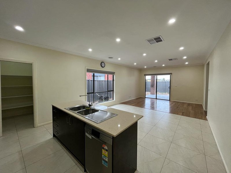 Photo - 329 Bethany Road, Tarneit VIC 3029 - Image 6