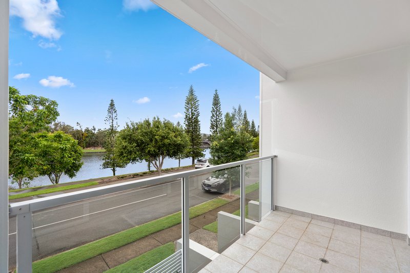 Photo - 3/29 Port Peyra Crescent, Varsity Lakes QLD 4227 - Image 11