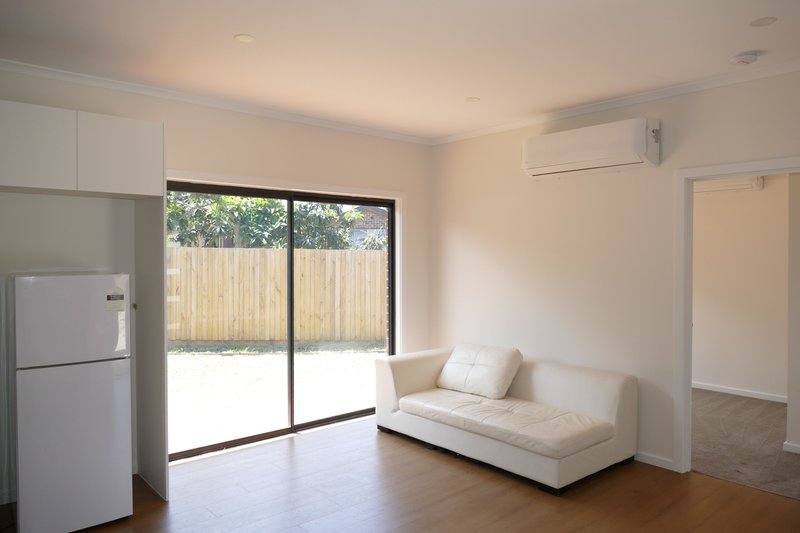 Photo - 3/29 Samada Street, Notting Hill VIC 3168 - Image 2