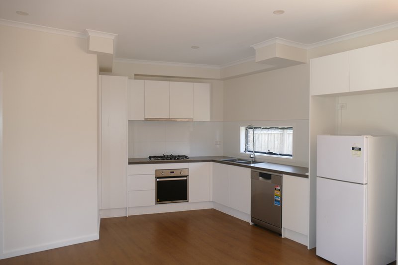 Photo - 3/29 Samada Street, Notting Hill VIC 3168 - Image 3