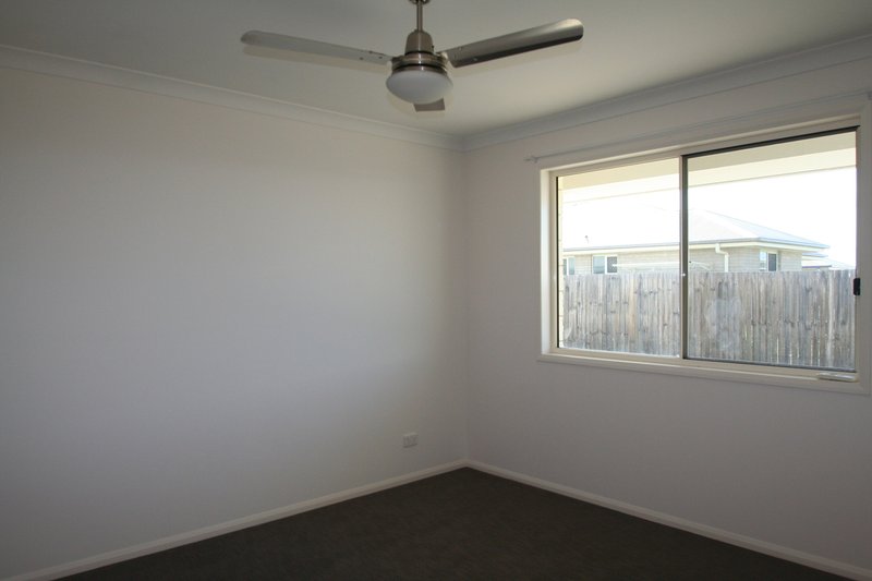 Photo - 3/29 Scenic Drive, Emerald QLD 4720 - Image 7