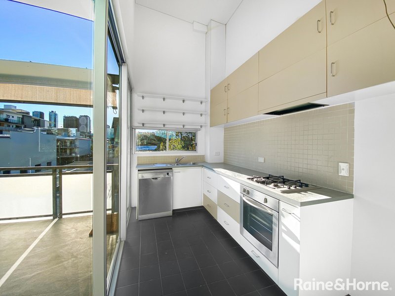 Photo - 32/92 Robertson Street, Fortitude Valley QLD 4006 - Image 3