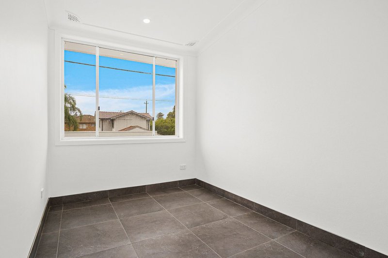 Photo - 3/29a-31 Clareville Avenue, Dolls Point NSW 2219 - Image 2