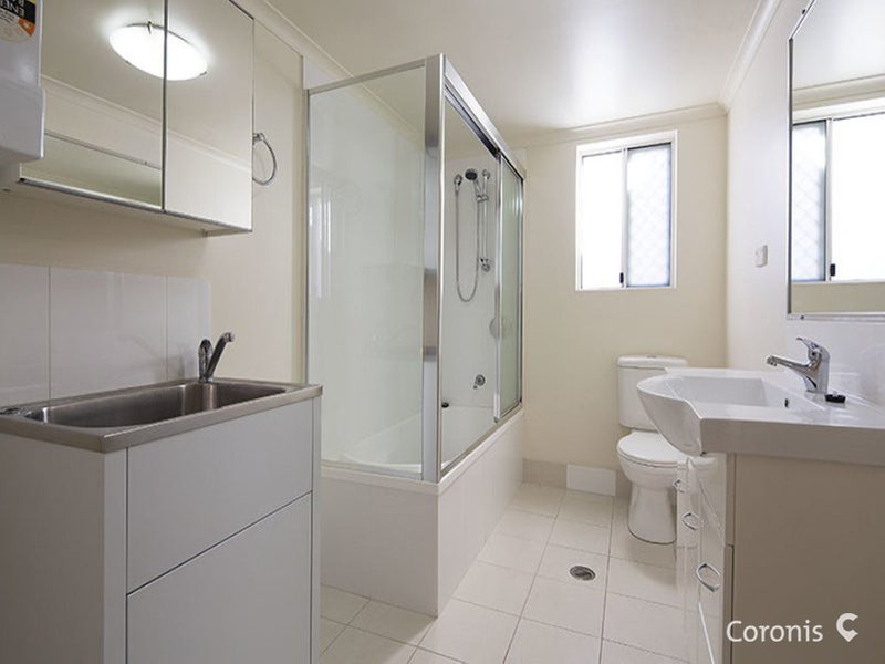 Photo - 3/2A Barlow Street, Clayfield QLD 4011 - Image 6