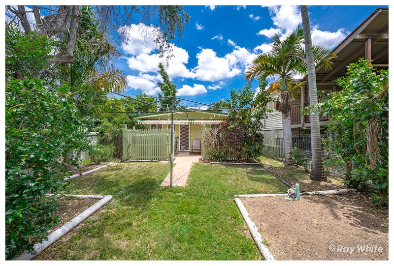 Photo - 32A Burnett Street, Berserker QLD 4701 - Image 15