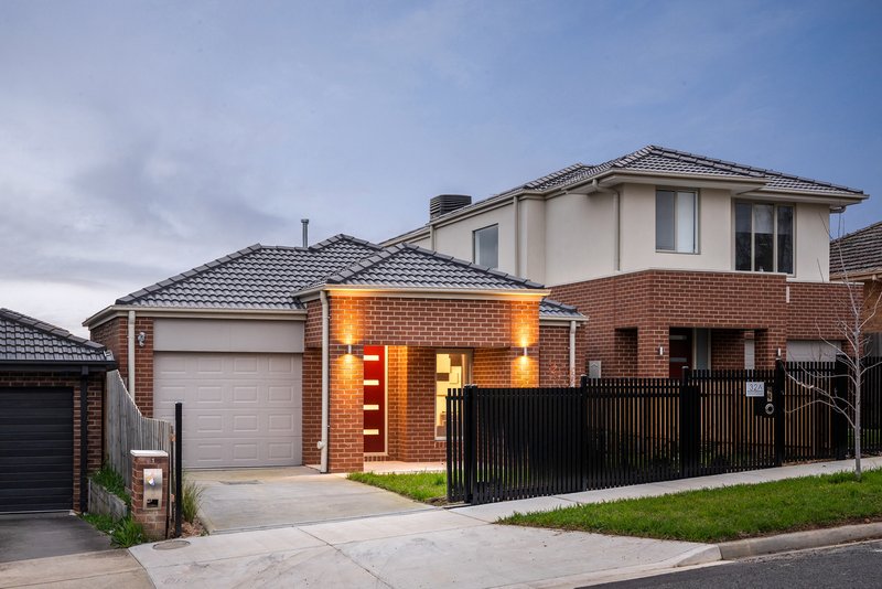 Photo - 32A Gillard Street, Burwood VIC 3125 - Image 2