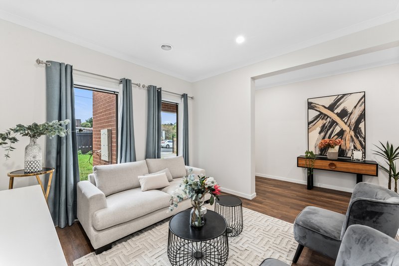 Photo - 32A Gillard Street, Burwood VIC 3125 - Image 3