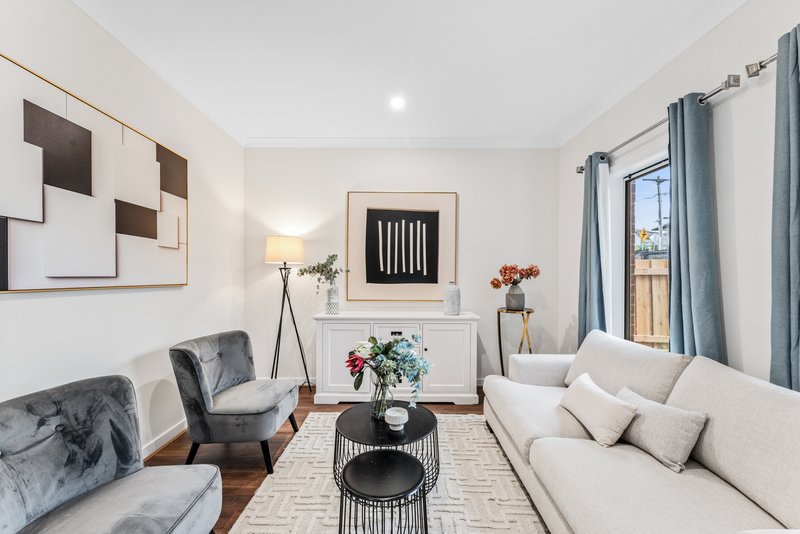 Photo - 32A Gillard Street, Burwood VIC 3125 - Image 4